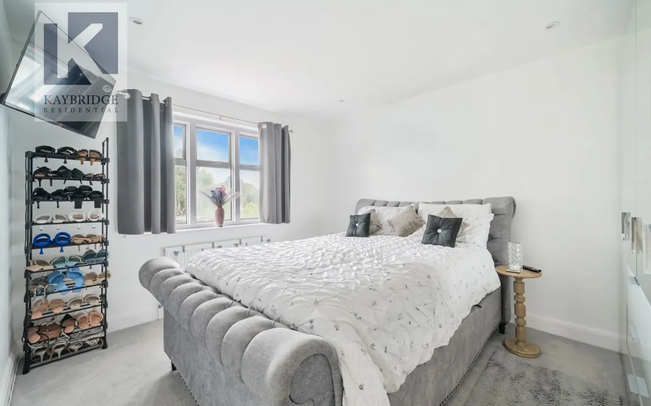 Thorndon Gardens, Epsom, KT19, photo 8