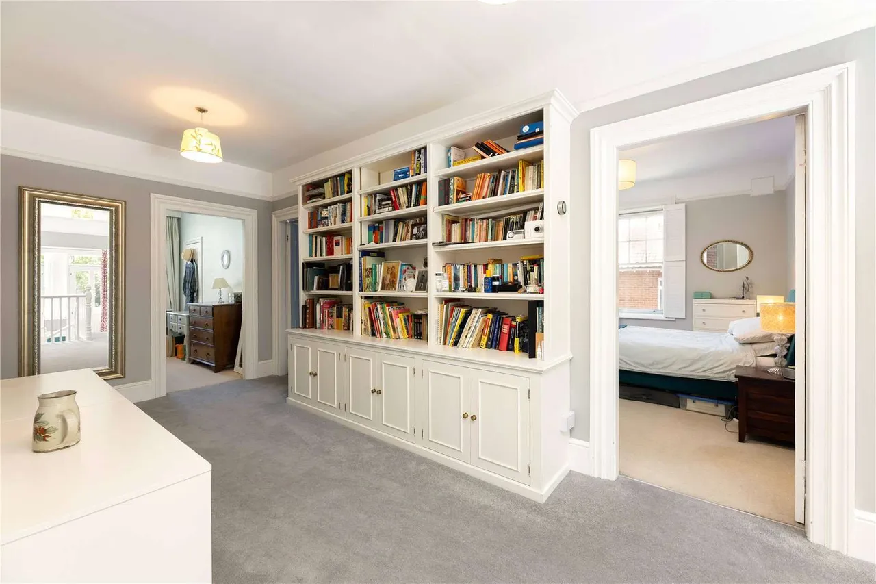 Upper Richmond Road West, East Sheen, London, TW10 5DU, photo 7