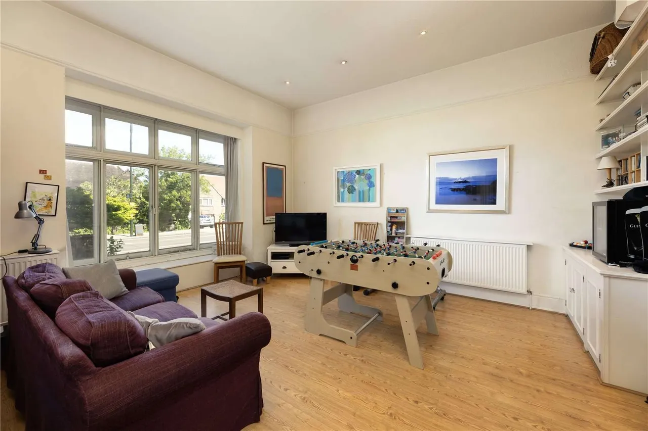 Upper Richmond Road West, East Sheen, London, TW10 5DU, photo 5