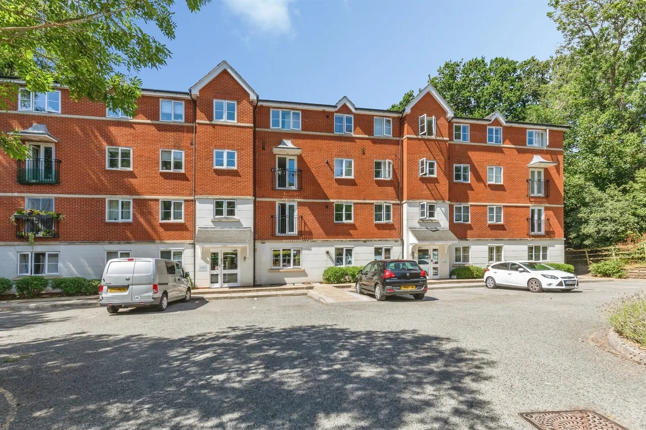 2 bed flat for sale — Arbourvale, St. Leonards-On-Sea