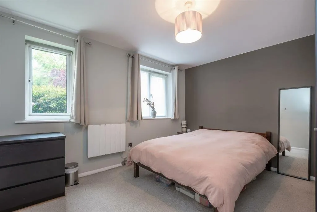 Bream Close, Tottenham Hale N17 9DJ, photo 3