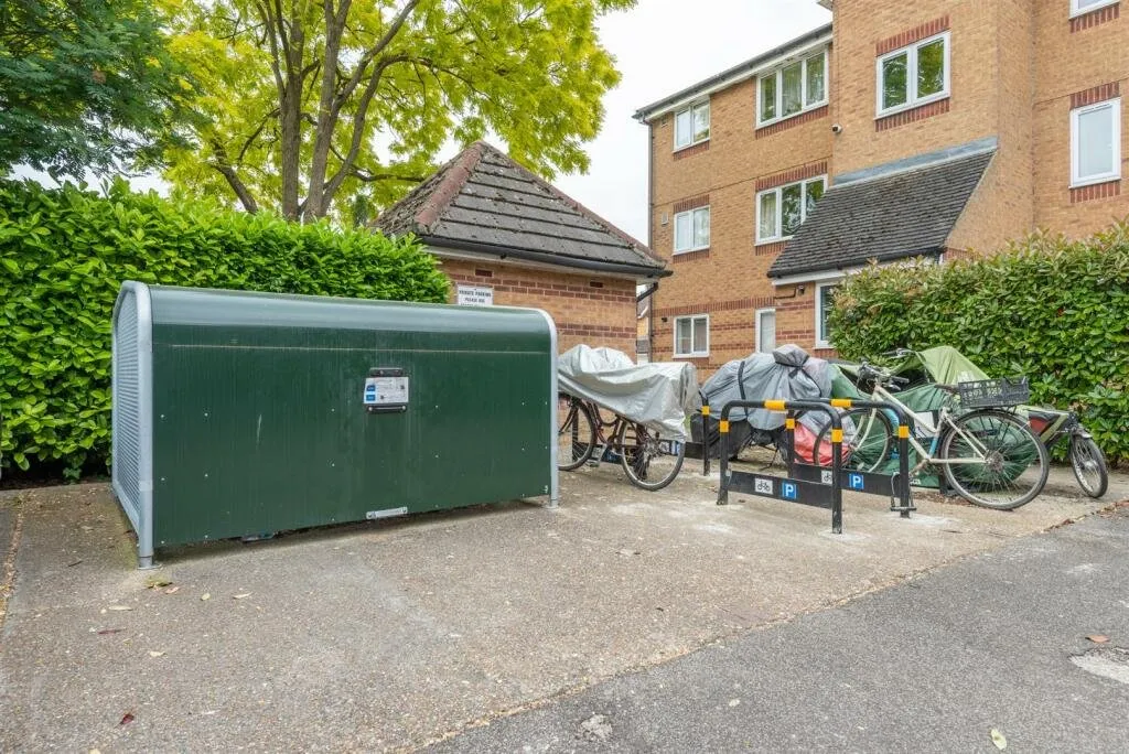 Bream Close, Tottenham Hale N17 9DJ, photo 8