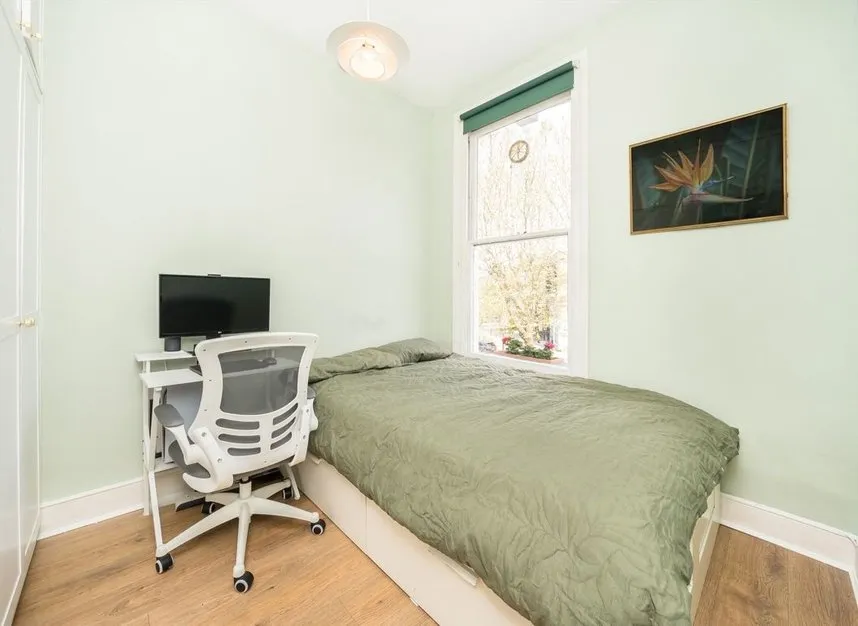 Stockwell Road, Brixton, SW9, photo 6