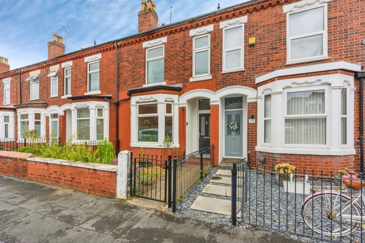 3 bed house for sale — Linton Road, Sale, Greater Manchester, M33