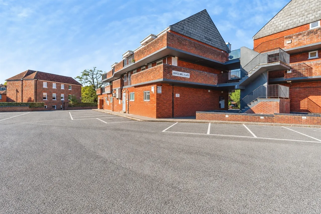 Broadwater Road, Romsey, SO51, photo 2