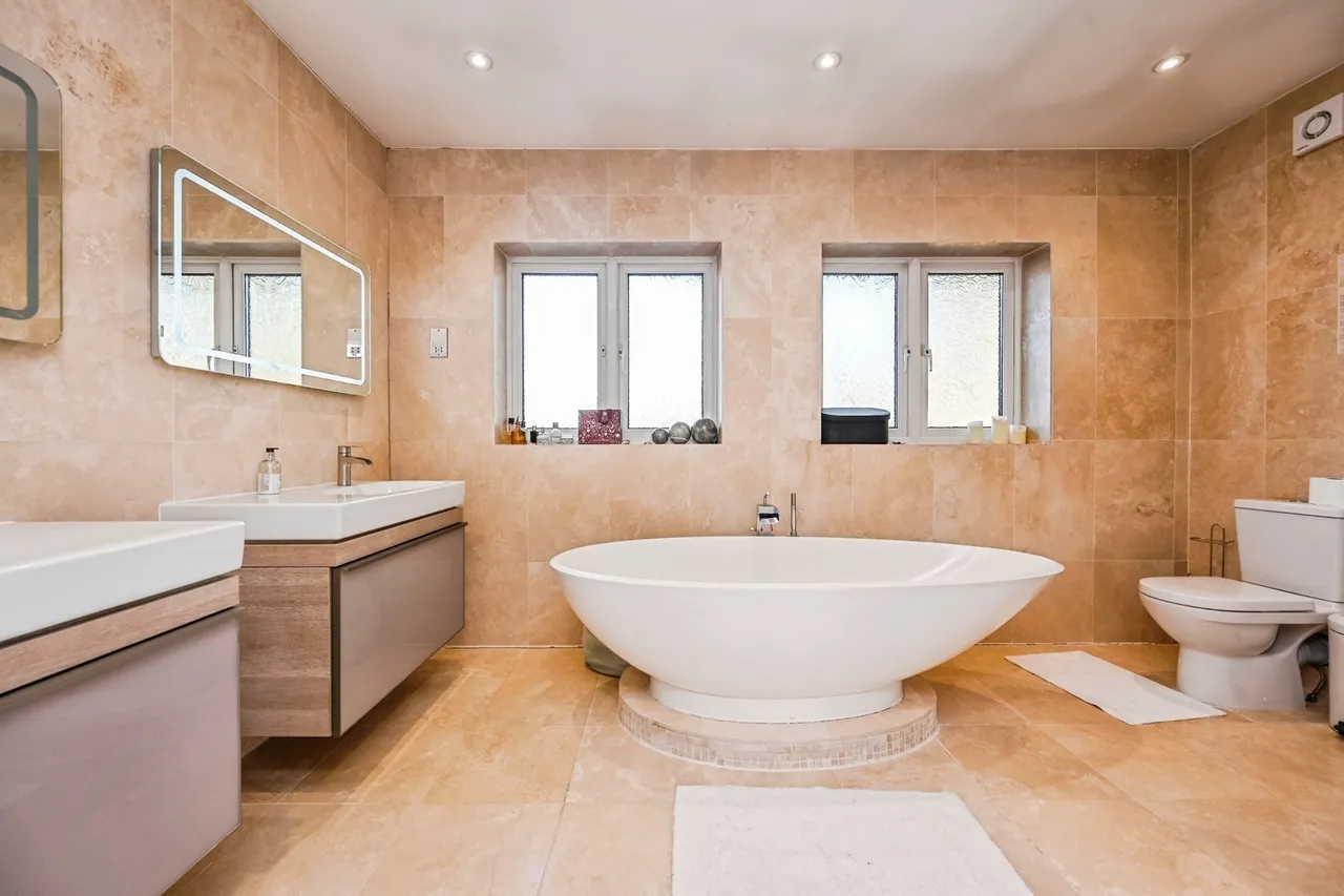 Victoria Road, Formby, L37, photo 7