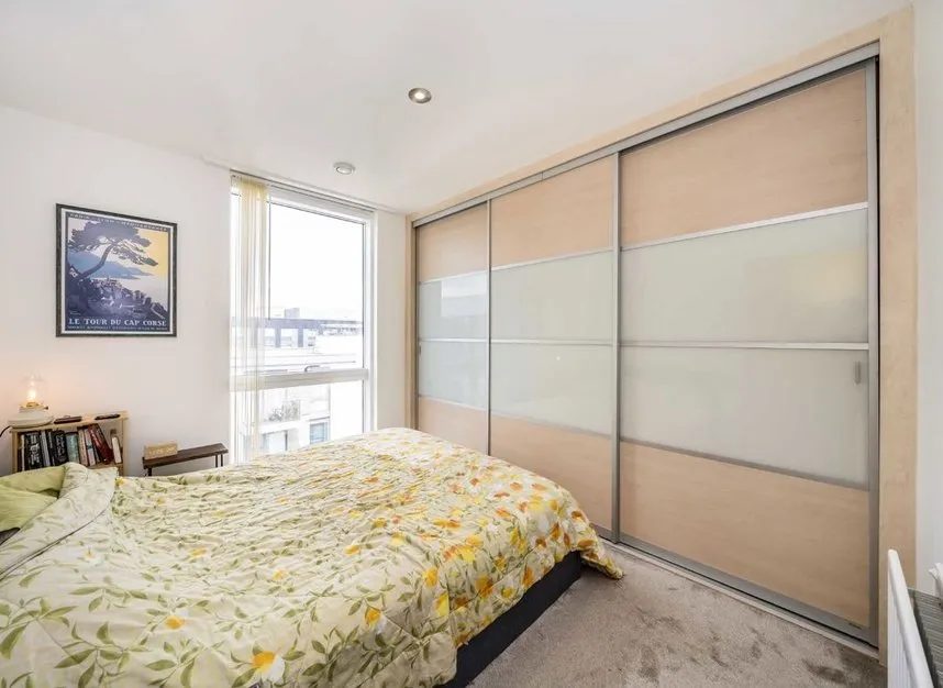 Ealing Road, Brentford, TW8, photo 4