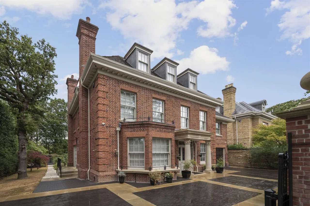 Ellerton Road, London SW20 0EP, photo 4
