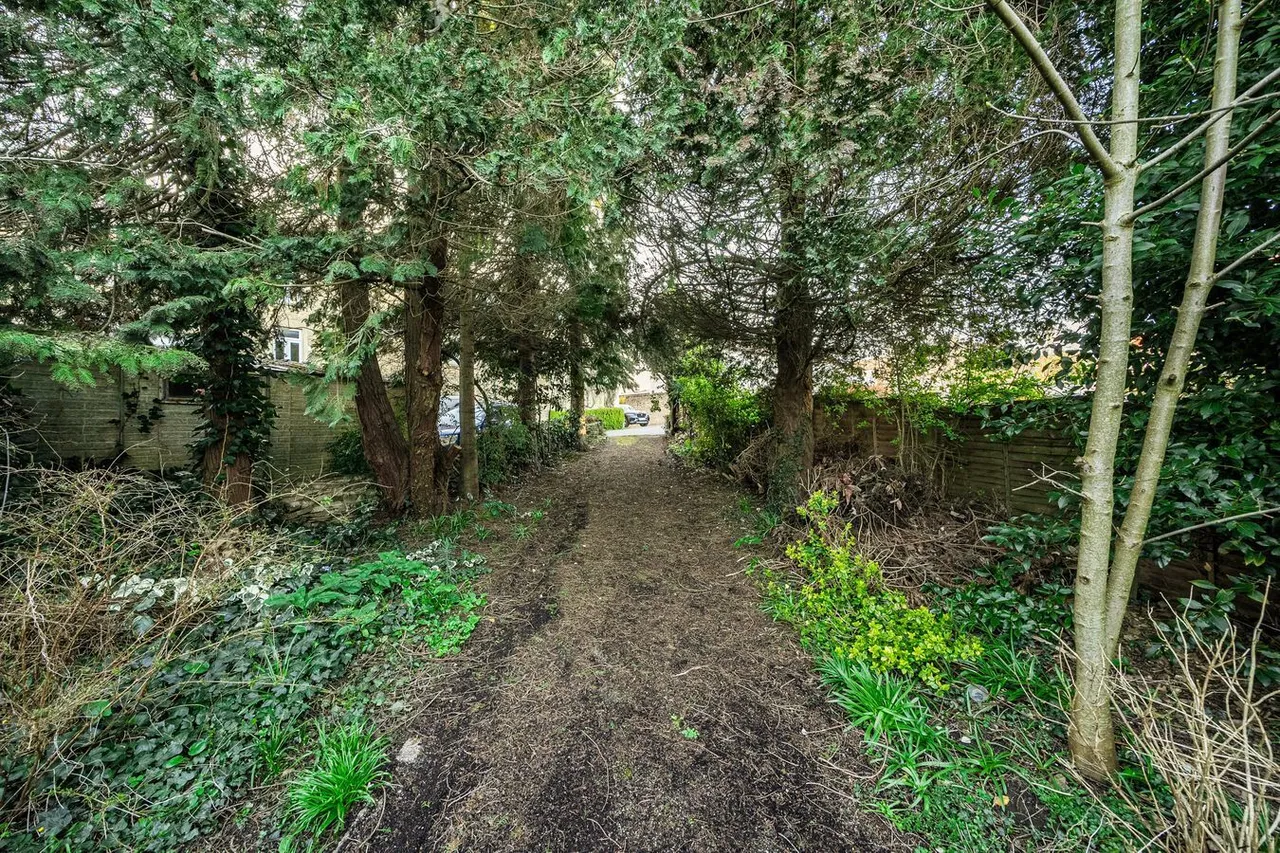 New Buildings Lane, Frome, BA11, photo 3