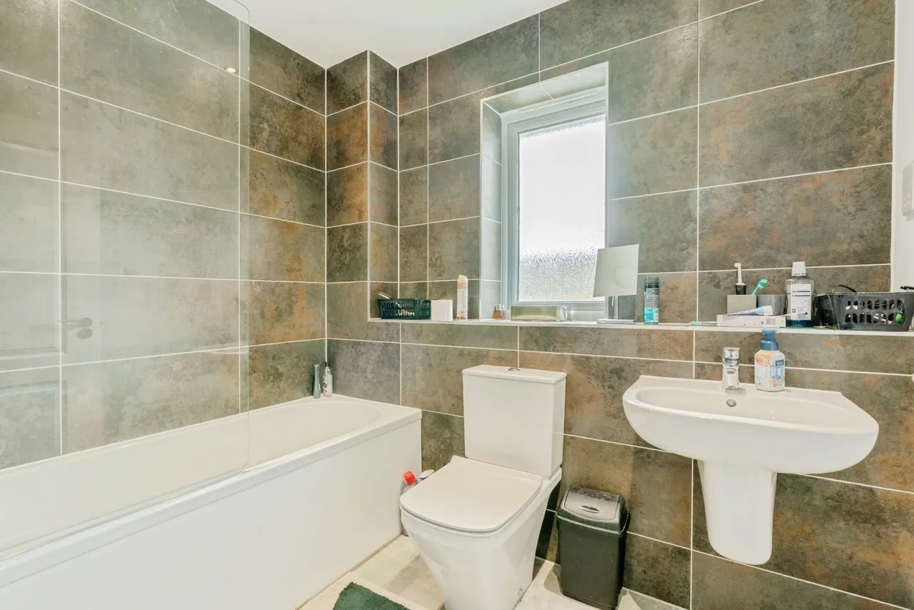 Skipton Road, Colne, BB8, photo 12