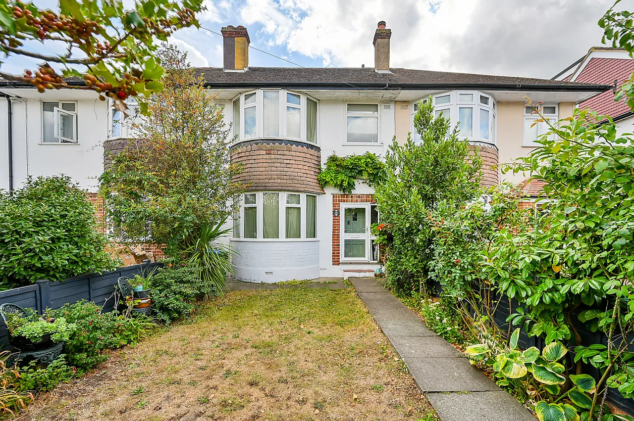 3 bed house for sale — 10 Cannon Way, West Molesey