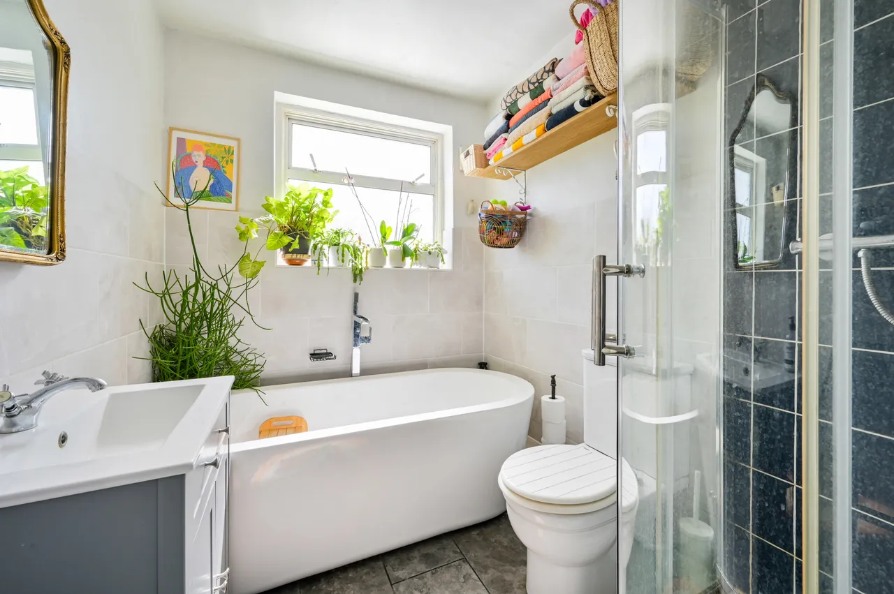 10 Cannon Way, West Molesey, photo 6
