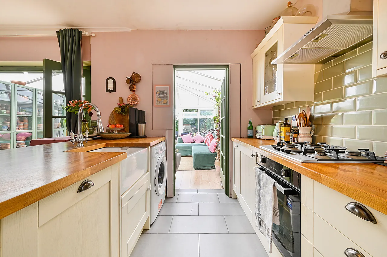 10 Cannon Way, West Molesey, photo 8