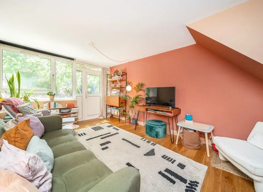 2 bed flat for sale — Pownall Road, Hackney, E8