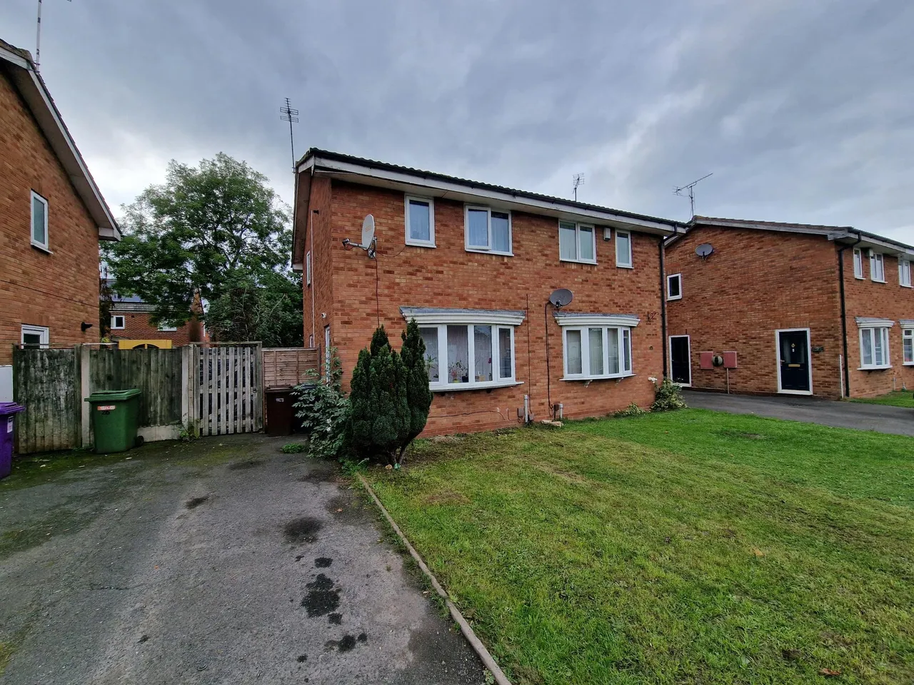 2 bed house for sale, Warmley Close, Wolverhampton, WV6