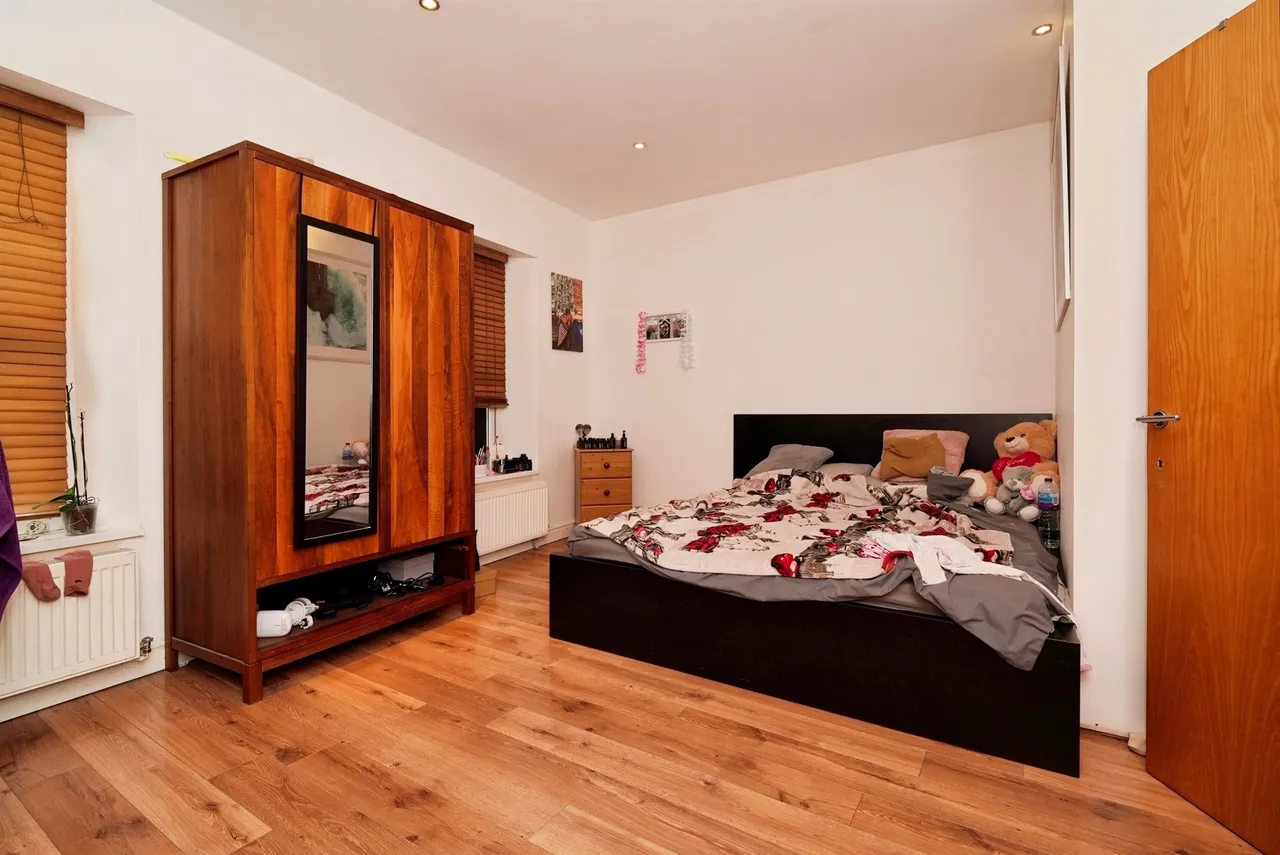 Racecommon Road, Barnsley, photo 9
