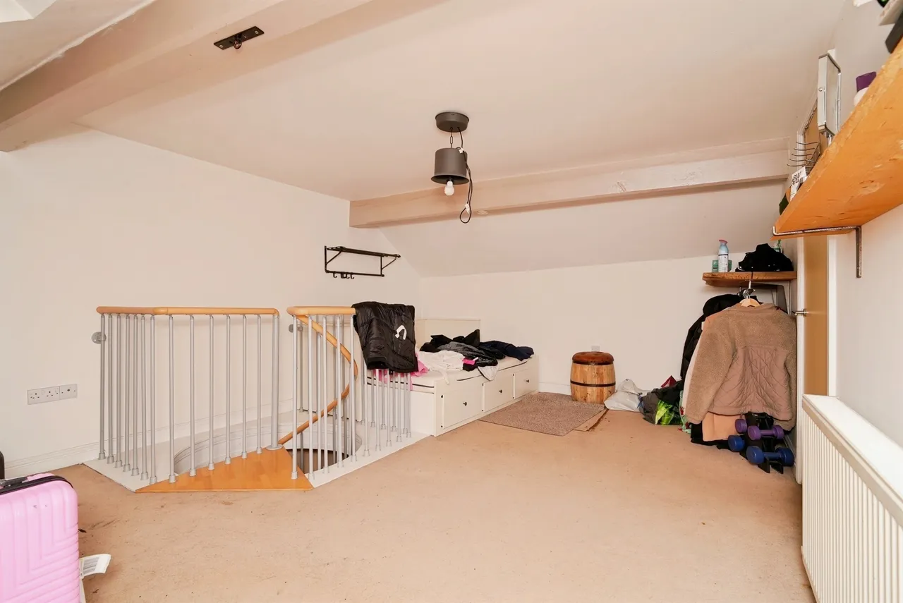 Racecommon Road, Barnsley, photo 10