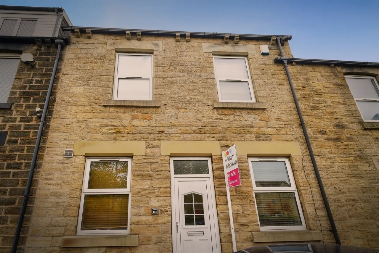 Racecommon Road, Barnsley, photo 2