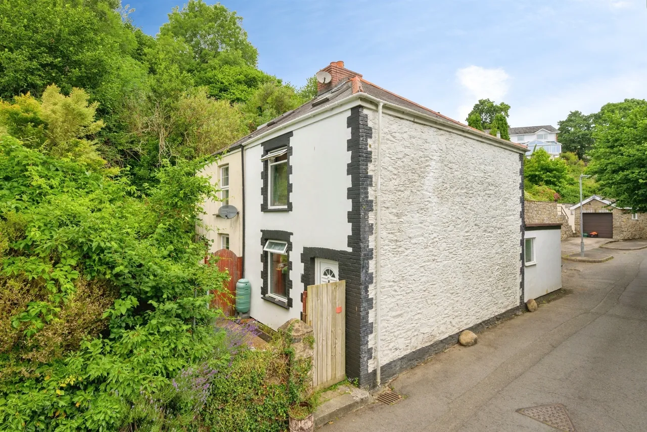 2 bed house for sale — Spire Hill, SALTASH