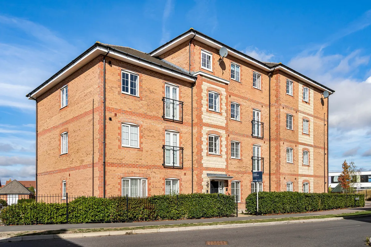 2 bed flat for sale, Scots Pine Way, Didcot