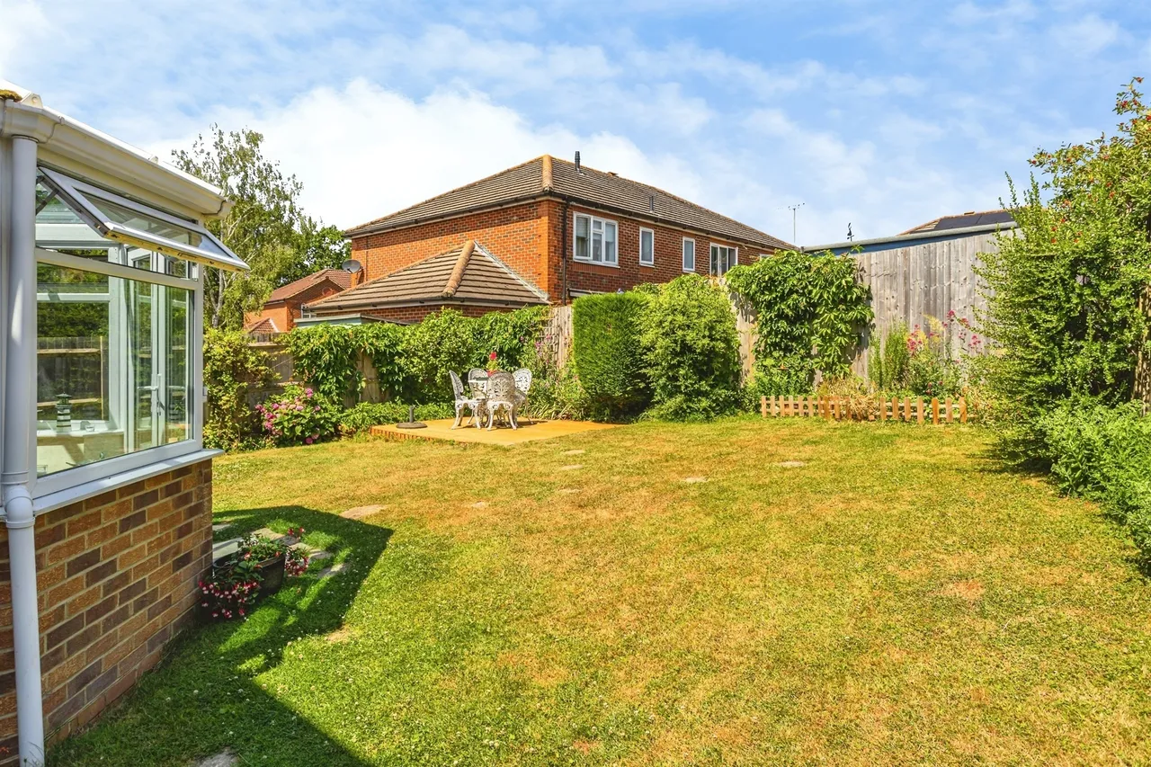 Barley Drive, Burgess Hill, RH15, photo 3