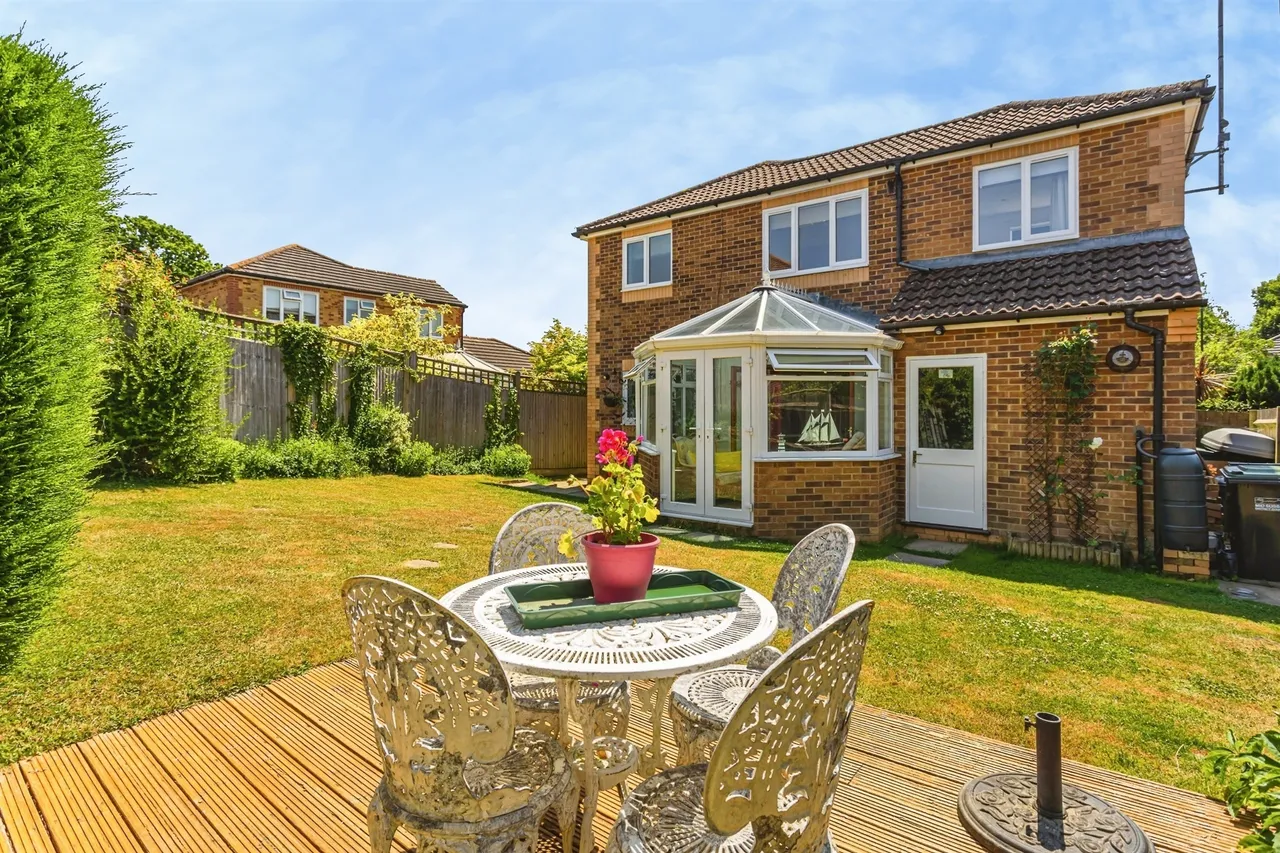 Barley Drive, Burgess Hill, RH15, photo 2