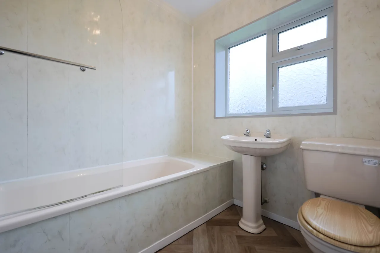 Sheldon Avenue, Standish, photo 17