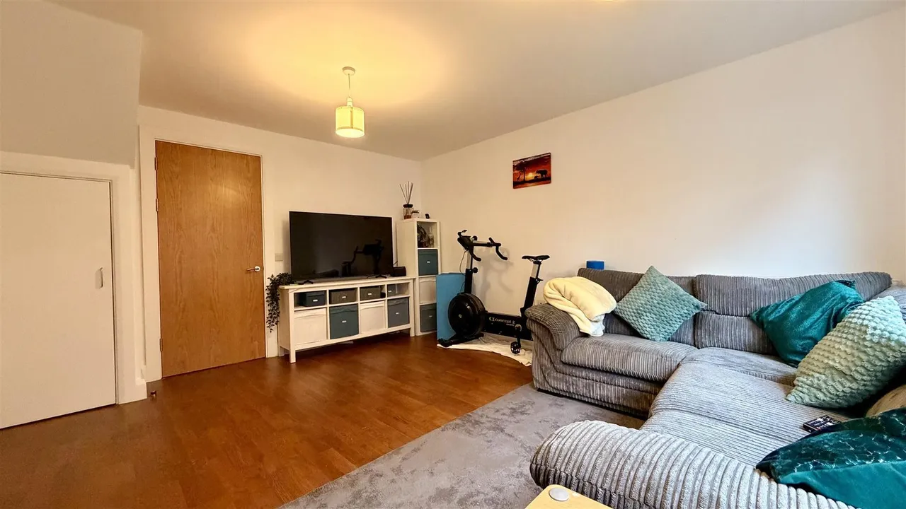 London Road, Cheam, SM3, photo 3