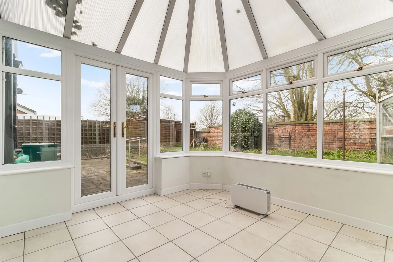 Hollybank, Moore, Warrington, Warrington, WA4 6UF, photo 6