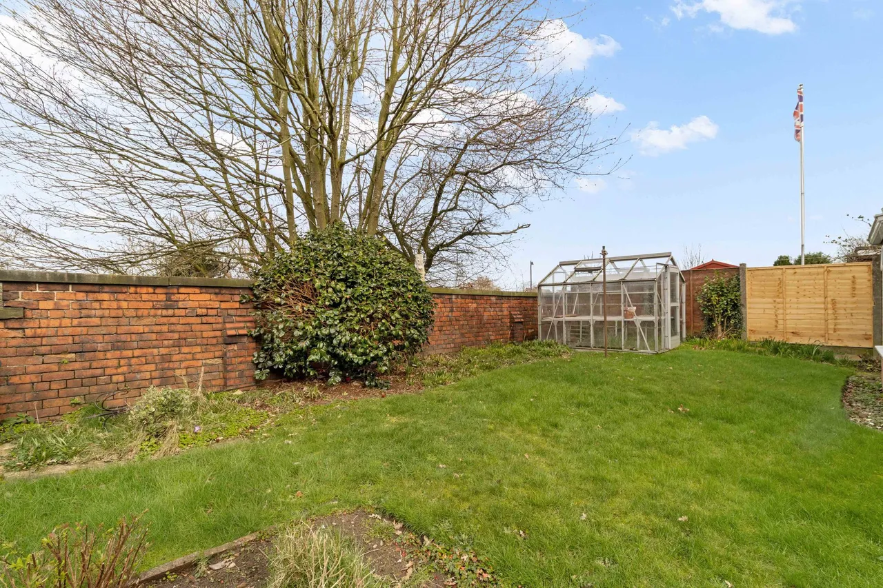 Hollybank, Moore, Warrington, Warrington, WA4 6UF, photo 17