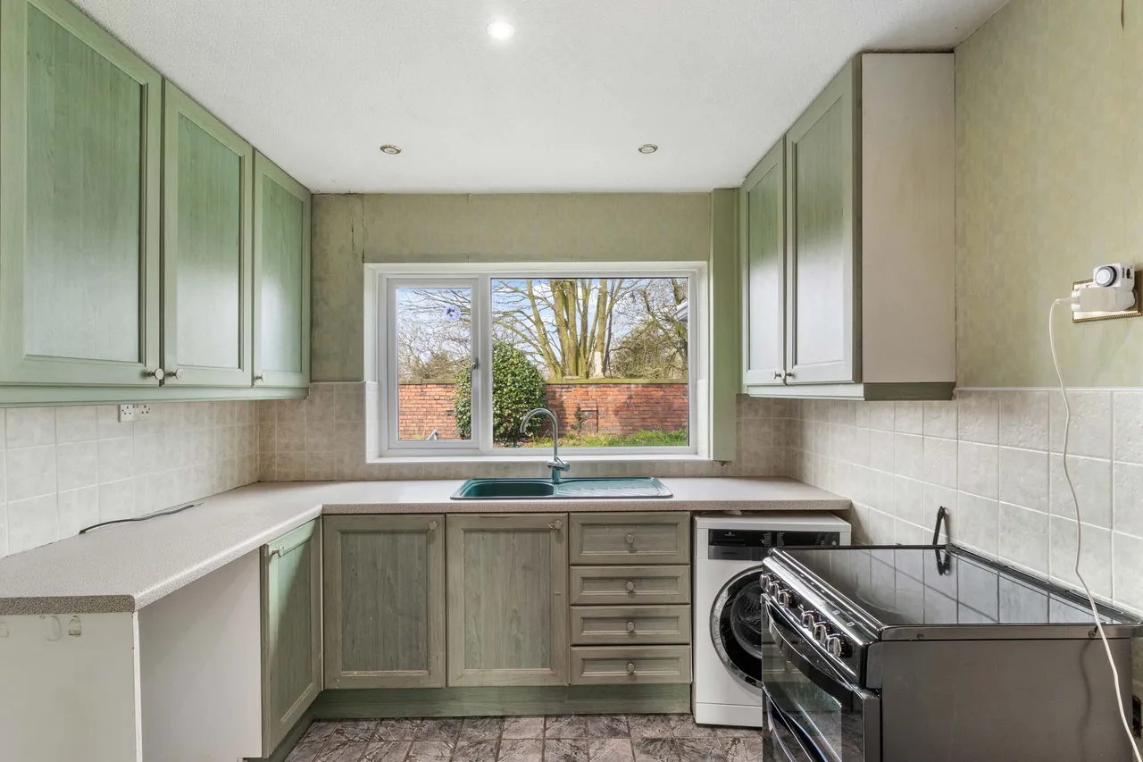 Hollybank, Moore, Warrington, Warrington, WA4 6UF, photo 7