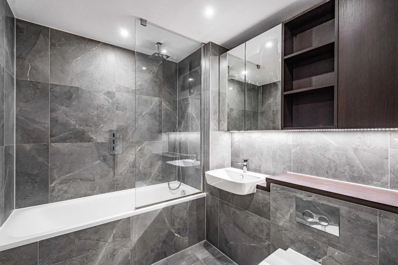Portal Way, London, W3, photo 8