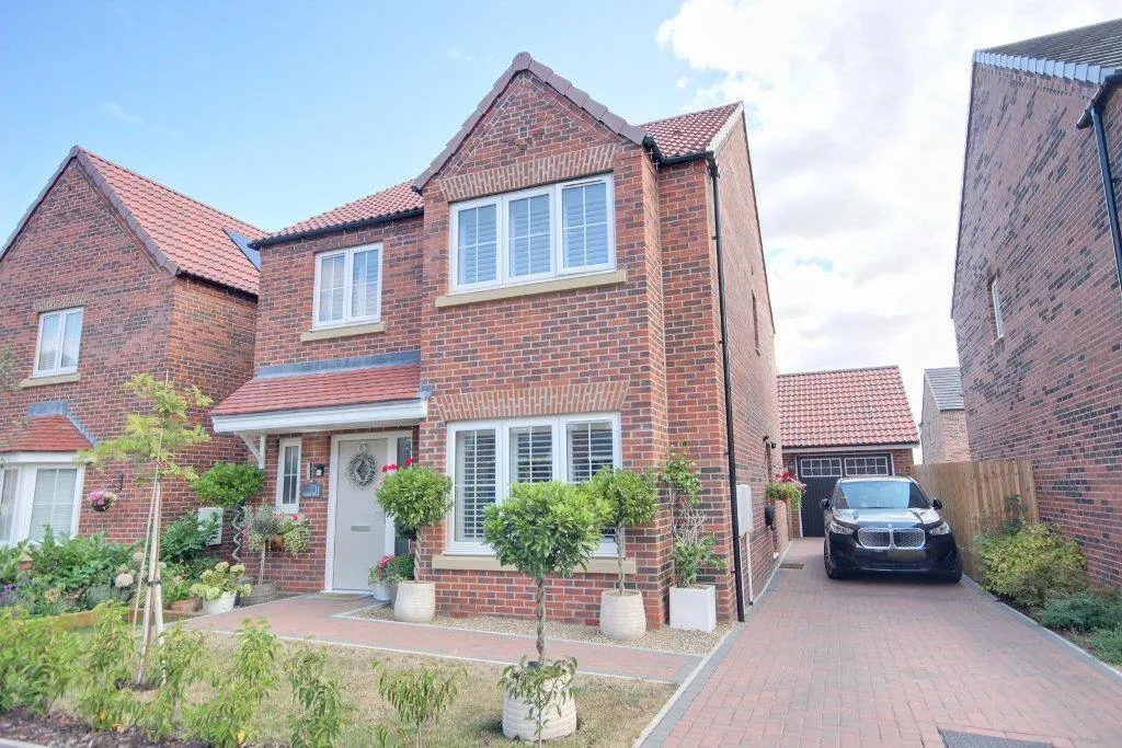 4 bed property for sale — Hardy Drive, Beverley