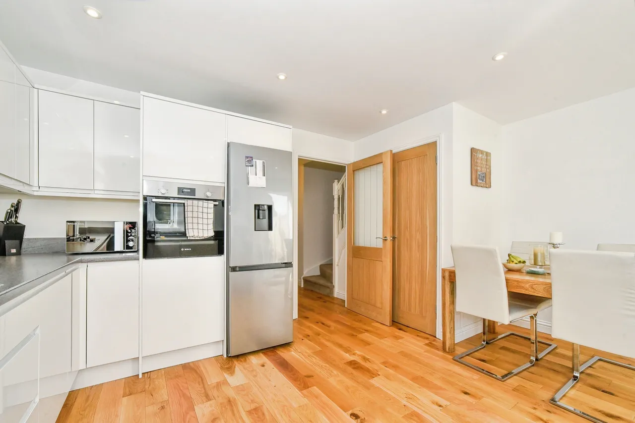 Dione Crescent - Oakhurst, Swindon, photo 8