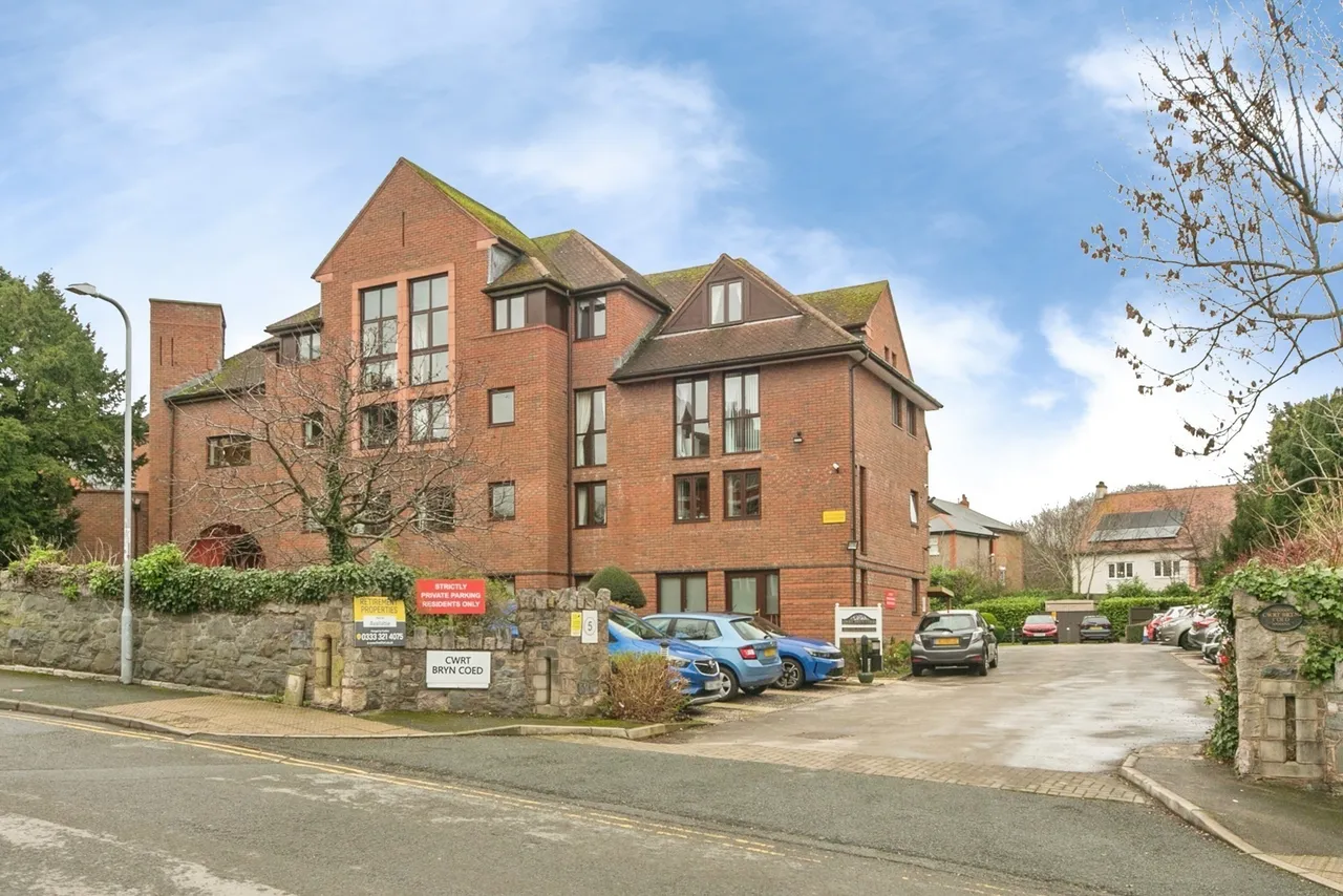 Coed Pella Road, Colwyn Bay, LL29, photo 16