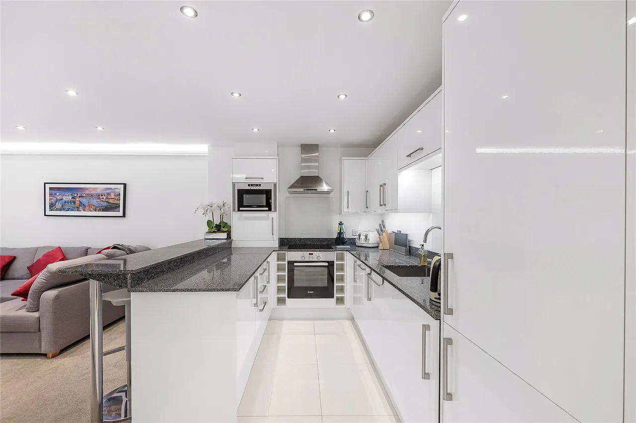 Redcliffe Close, Old Brompton Road, London, SW5, photo 2