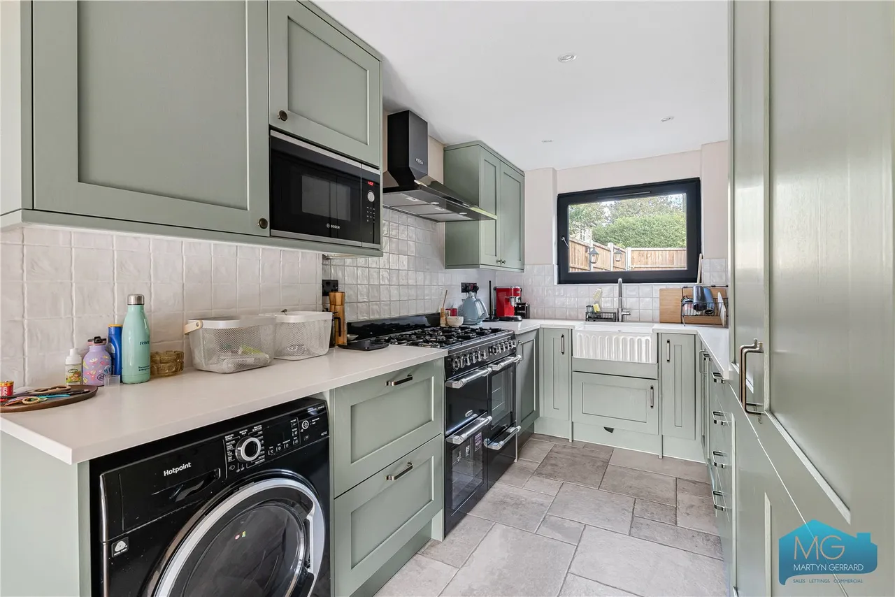 Heath View, London, N2, photo 17