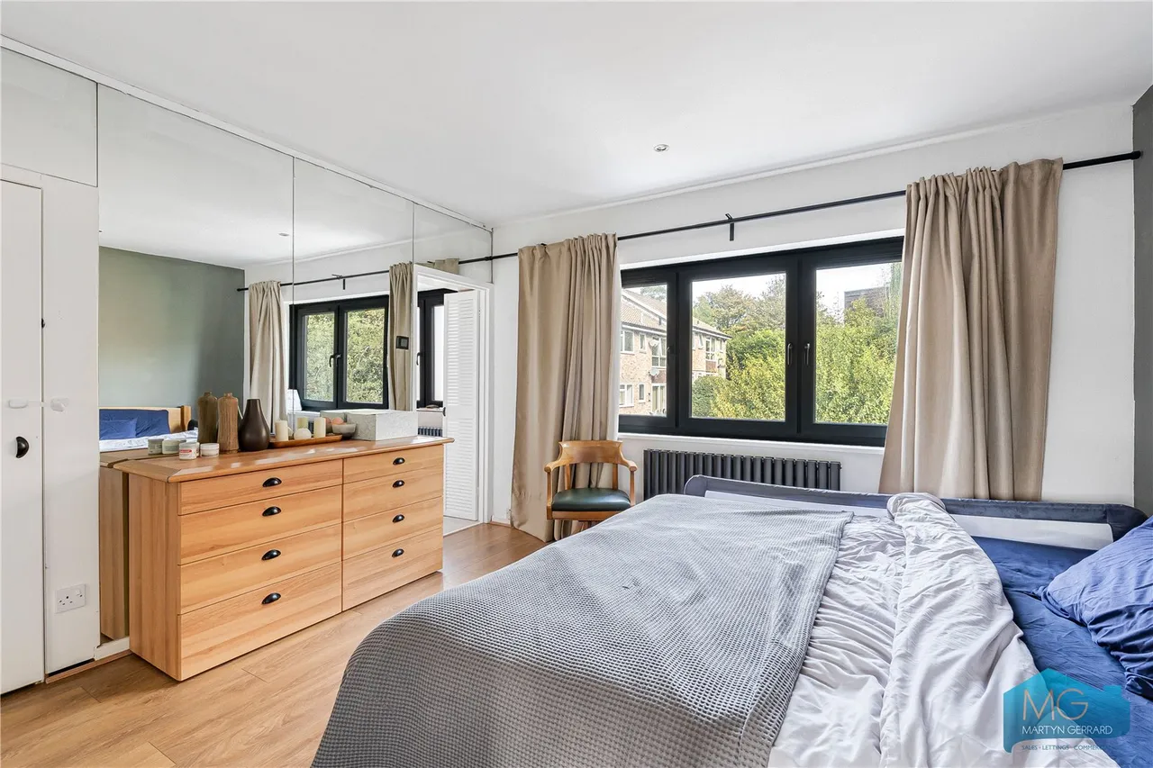 Heath View, London, N2, photo 25