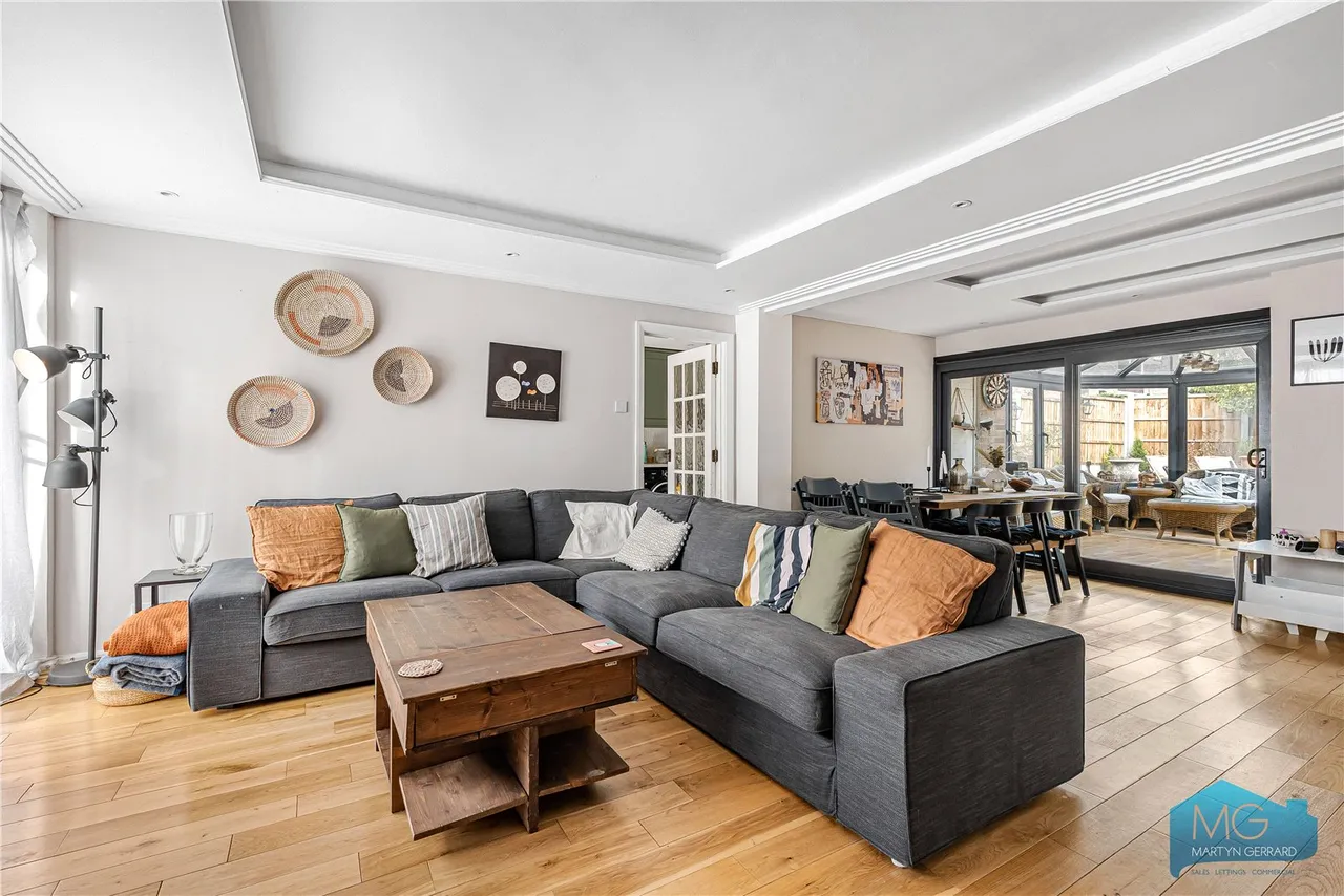 Heath View, London, N2, photo 18