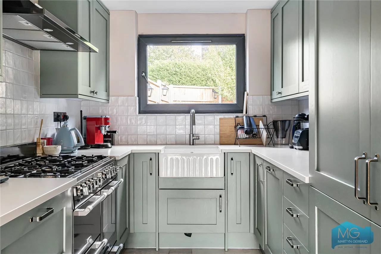 Heath View, London, N2, photo 20