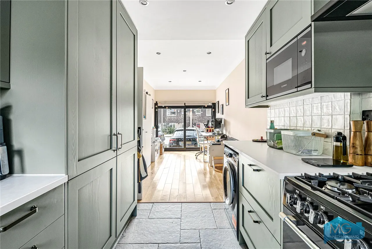 Heath View, London, N2, photo 22