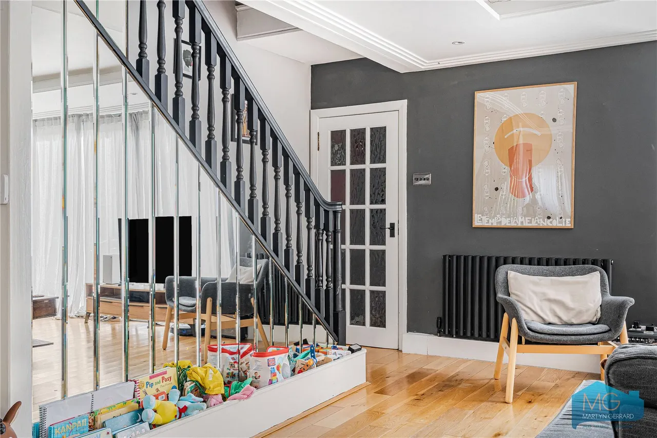 Heath View, London, N2, photo 13
