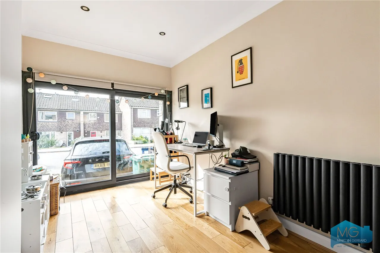 Heath View, London, N2, photo 16