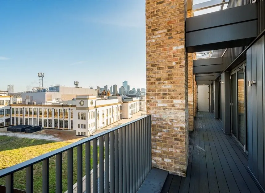 Jubilee Walk, Farringdon, WC1X, photo 4