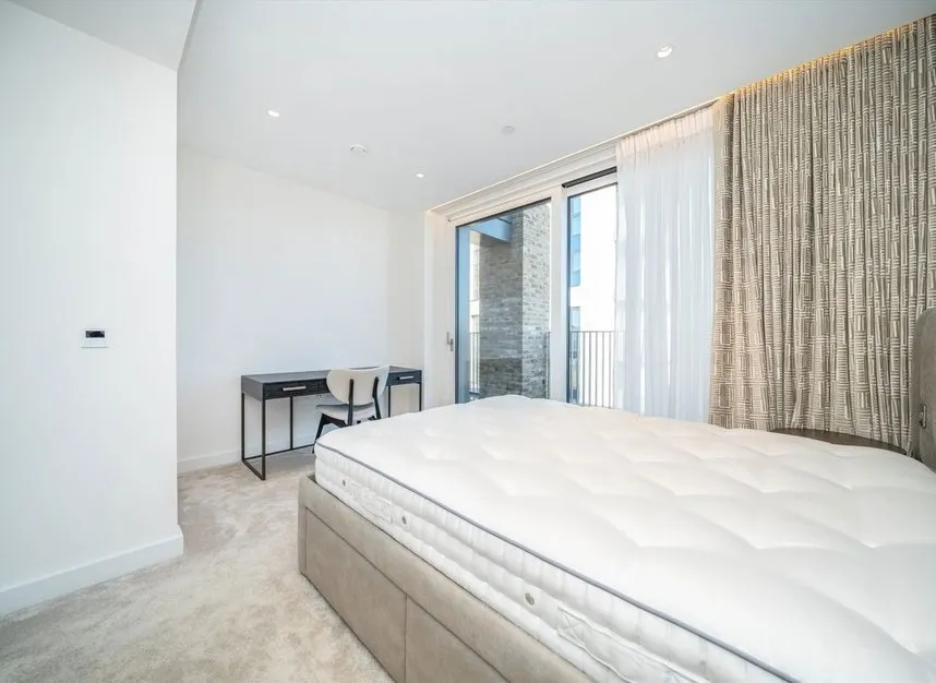 Jubilee Walk, Farringdon, WC1X, photo 6