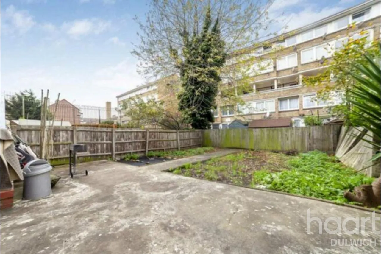 Daniel Gardens, London, SE15, photo 6