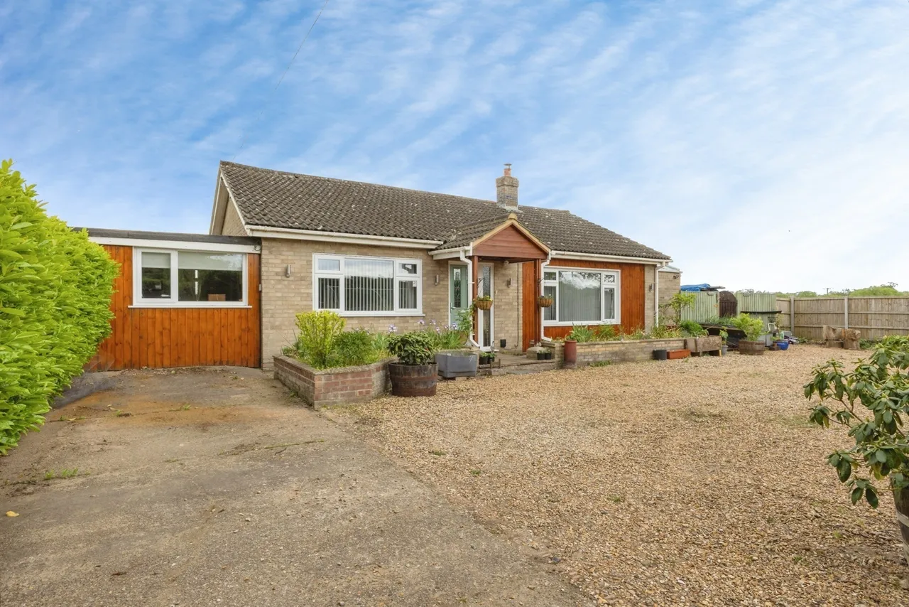 Breckles, Attleborough, Norfolk, NR17, photo 26