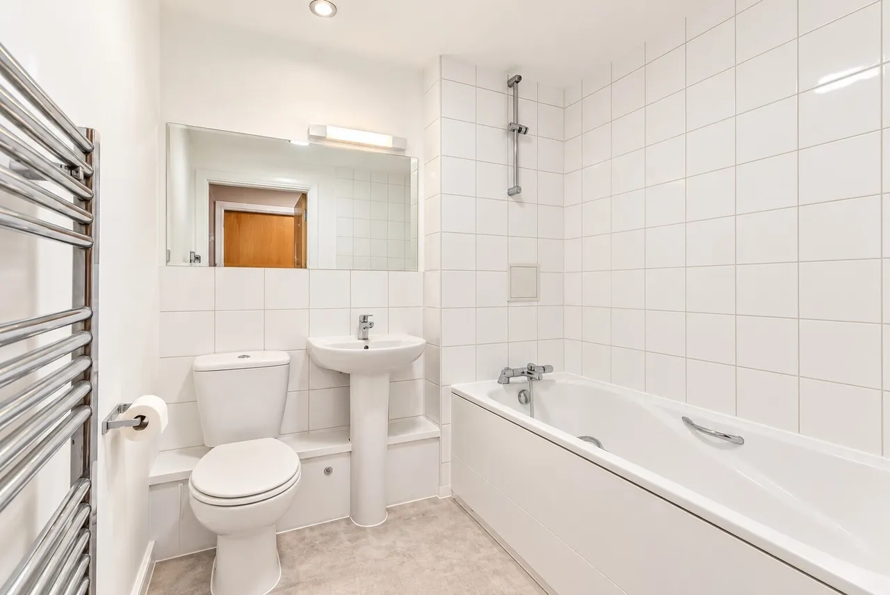 Effra Parade, London, SW2, photo 6