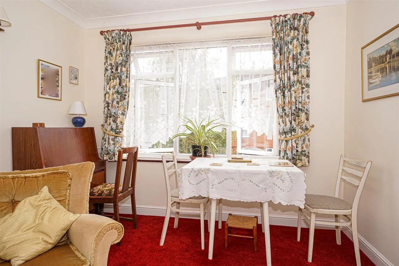 St. Helens Crescent, Hastings, photo 6