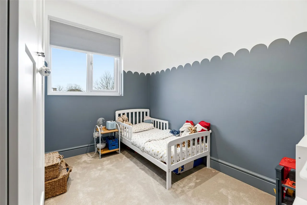 Evelyn Crescent, Sunbury, TW16 6ND, photo 9